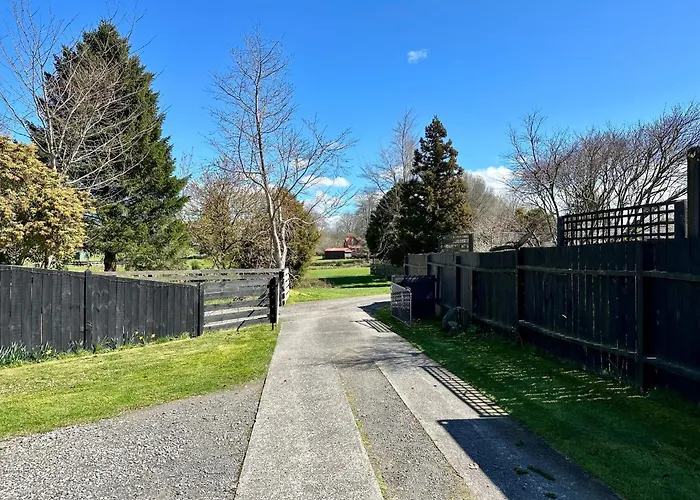 Streamside Family Friendly Oasis With Ferienhaus Rotorua